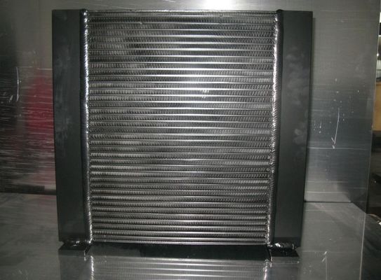 Aileron de plat noir soudant l'échangeur de chaleur d'huile hydraulique pour l'excavatrice/rouleau vibratile